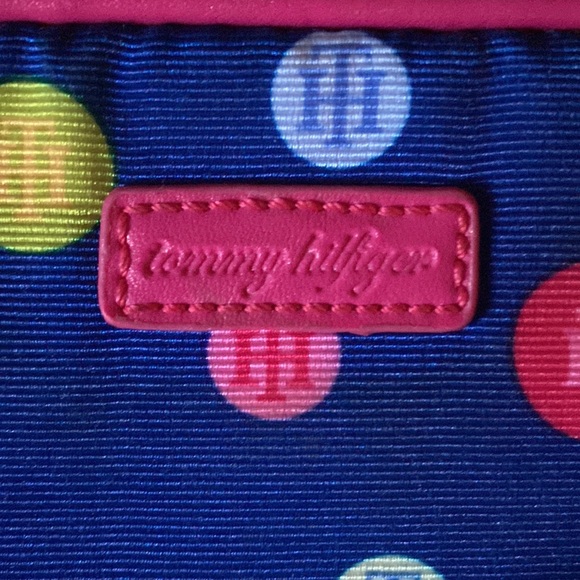 Tommy Hilfiger Cosmetic Case - Picture 2 of 8